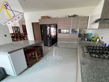 VENTA Casa  en Fraccionamiento BRISAS CUERNAVACA con ALBERCA