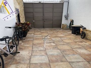 VENTA Casa  en Fraccionamiento BRISAS CUERNAVACA con ALBERCA