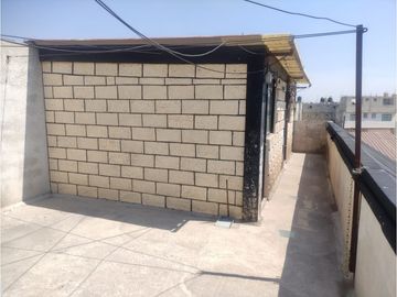 CASA DE 3 NIVELES EN PLAYA DE LAS GOLONDRINAS ECATEPEC