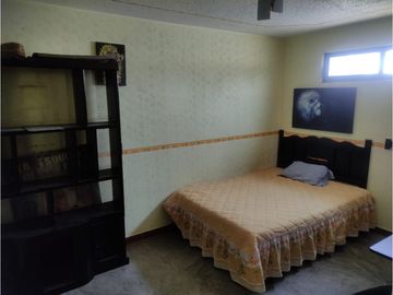 CASA DE 3 NIVELES EN PLAYA DE LAS GOLONDRINAS ECATEPEC