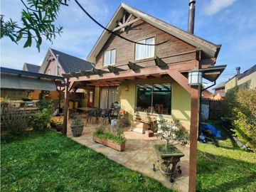 COMODA CASA 4 DORMITORIOS EN ANTILHUE, LOMAS SAN SEBASTIAN