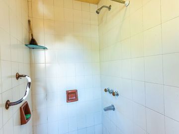 VENTA CASA - PILETA -FDO LIBRE - WILDE - APTO CRED