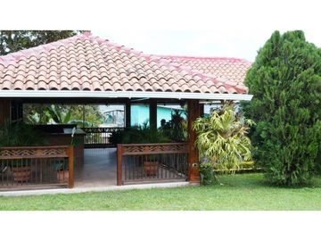 VENTA DE FINCA EN EL LAGO CALIMA MIP7983776