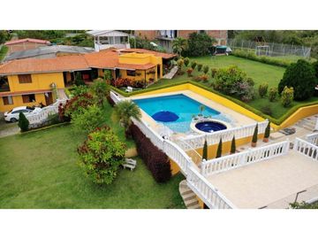 VENTA DE FINCA EN EL LAGO CALIMA MIP7983776