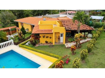 VENTA DE FINCA EN EL LAGO CALIMA MIP7983776