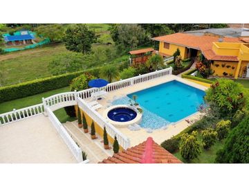VENTA DE FINCA EN EL LAGO CALIMA MIP7983776
