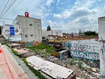 TERRENO COMERCILA HABITACIONAL EN VENTA ZONA CENTRO SOBRE AVENIDA CORREGIDORA