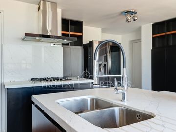 Penthouse dúplex con piscina privada en EL Golf