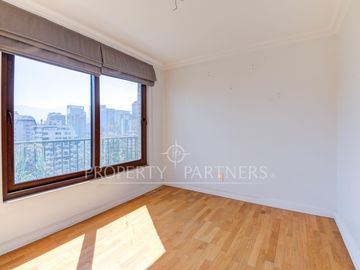 Penthouse dúplex con piscina privada en EL Golf