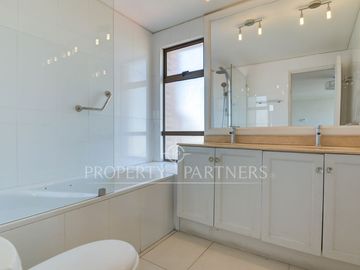 Penthouse dúplex con piscina privada en EL Golf