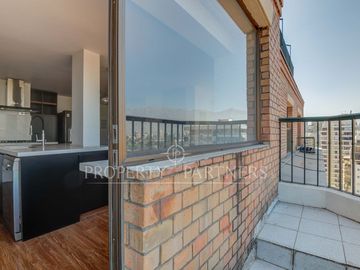 Penthouse dúplex con piscina privada en EL Golf