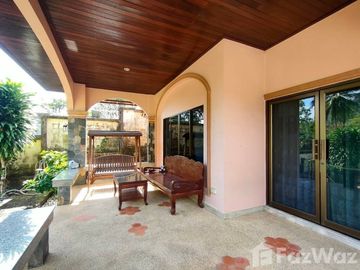 3 bedrooms with private swimming pool
