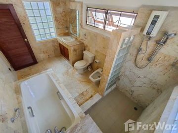 3 bedrooms with private swimming pool
