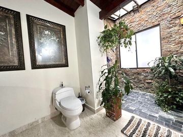 APARTAMENTO EN VENTA UBICADO EN MEDELLIN SECTOR LAURELES