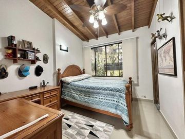 APARTAMENTO EN VENTA UBICADO EN MEDELLIN SECTOR LAURELES