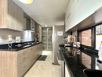 APARTAMENTO EN VENTA UBICADO EN MEDELLIN SECTOR LAURELES