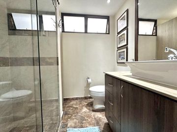 APARTAMENTO EN VENTA UBICADO EN MEDELLIN SECTOR LAURELES