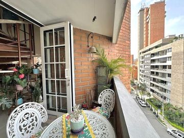 APARTAMENTO EN VENTA UBICADO EN MEDELLIN SECTOR LAURELES