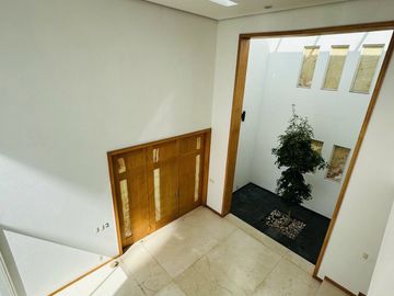 Moderna Casa en Fraccionamiento Puerta de Hierro Dentro de Coto
