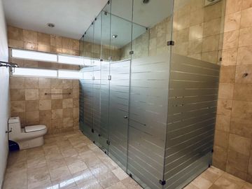 Moderna Casa en Fraccionamiento Puerta de Hierro Dentro de Coto