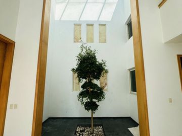 Moderna Casa en Fraccionamiento Puerta de Hierro Dentro de Coto