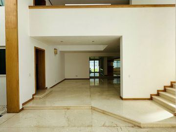 Moderna Casa en Fraccionamiento Puerta de Hierro Dentro de Coto