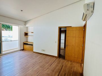 Moderna Casa en Fraccionamiento Puerta de Hierro Dentro de Coto