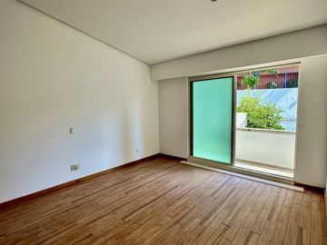 Moderna Casa en Fraccionamiento Puerta de Hierro Dentro de Coto