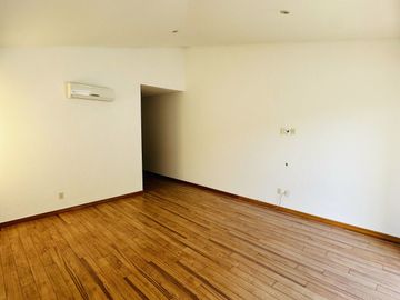 Moderna Casa en Fraccionamiento Puerta de Hierro Dentro de Coto