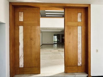 Moderna Casa en Fraccionamiento Puerta de Hierro Dentro de Coto