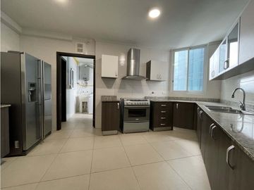 SE VENDE APARTAMENTO EN PH COUNTRY CLUB COSTA DEL ESTE