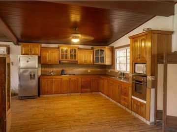 VENTA DE CASA EN CORONADO HERMOSA Y CON PISCINA