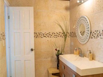 VENTA DE CASA EN CORONADO HERMOSA Y CON PISCINA
