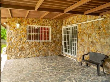 VENTA DE CASA EN CORONADO HERMOSA Y CON PISCINA