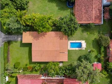 VENTA DE CASA EN CORONADO HERMOSA Y CON PISCINA