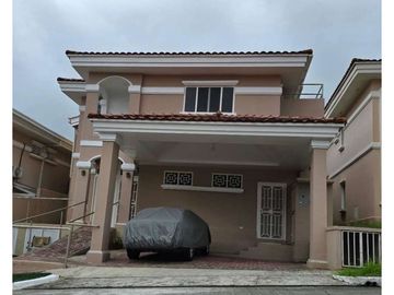 SE ALQUILA O SE VENDE CASA EN CONDADO DEL REY