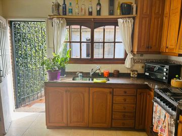 HERMOSO DUPLEX MUY LUMINOSO EN QUILMES OESTE