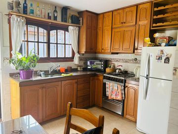 HERMOSO DUPLEX MUY LUMINOSO EN QUILMES OESTE