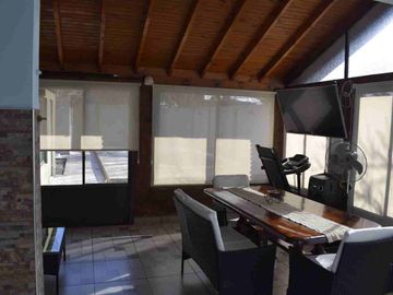 Venta Casa 4 Amb con Jardin y Pileta Luis Guillon