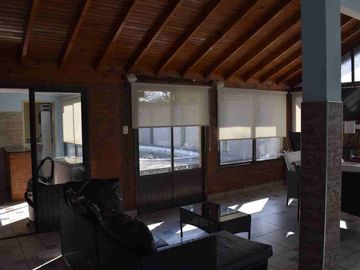 Venta Casa 4 Amb con Jardin y Pileta Luis Guillon