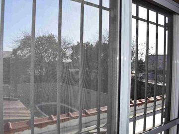 Venta Casa 4 Amb con Jardin y Pileta Luis Guillon