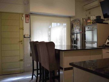 Venta Casa 4 Amb con Jardin y Pileta Luis Guillon