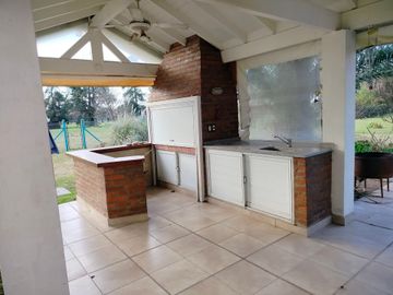 Venta Casa 6 Ambientes Pileta Quincho Monte Grande