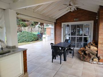 Venta Casa 6 Ambientes Pileta Quincho Monte Grande