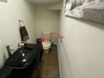 Residencia al norte de la ciudad frente a parque