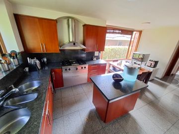 CASA EN VENTA UBICADA EN EL POBLADO SECTOR ALTOS DEL POBLADO