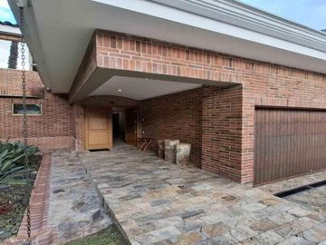 CASA EN VENTA UBICADA EN EL POBLADO SECTOR ALTOS DEL POBLADO