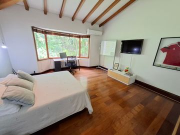CASA EN VENTA UBICADA EN EL POBLADO SECTOR ALTOS DEL POBLADO
