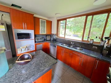 CASA EN VENTA UBICADA EN EL POBLADO SECTOR ALTOS DEL POBLADO