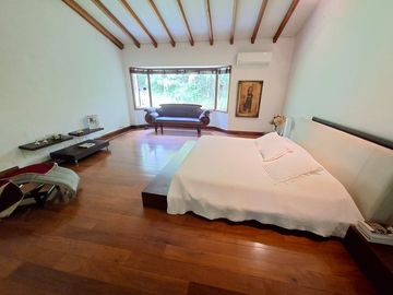 CASA EN VENTA UBICADA EN EL POBLADO SECTOR ALTOS DEL POBLADO